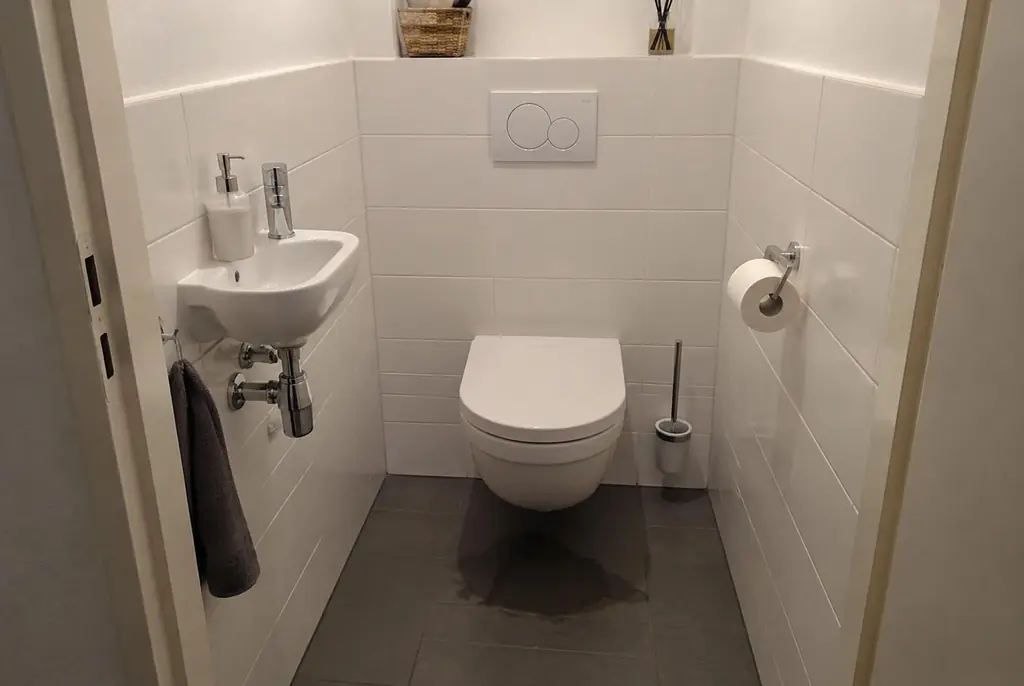 Lekdetectie Monnickendam – natte vloer bij een toilet
